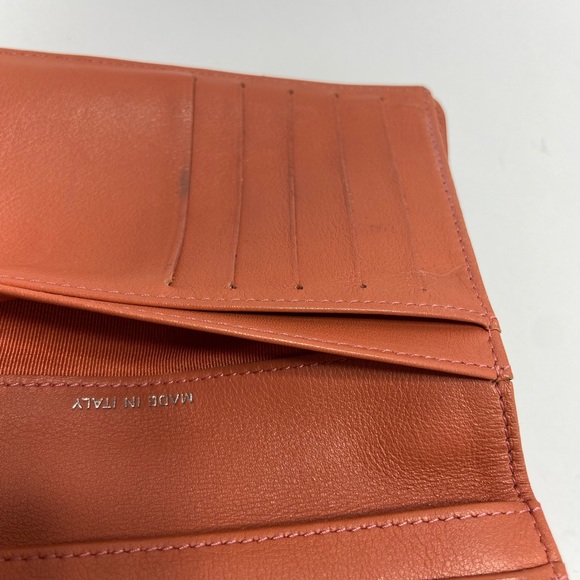 Chanel Patent Wallet pre loved in salmon color with silver cc logo, with box. - Picture 11 of 11
